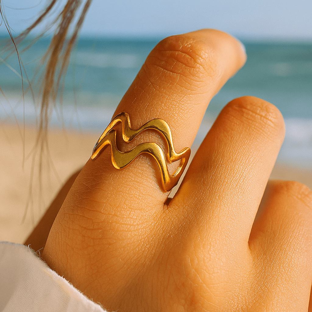 Wave ring inspired by the ocean